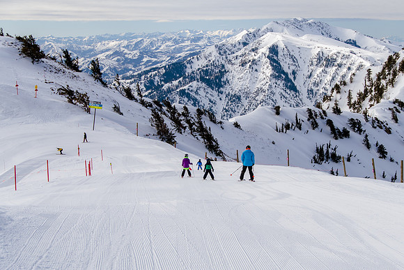 Family Ski at Snowbasin 4-5-17-7711