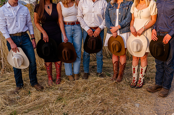 Family Portraits at Wheeler Farm: Alicia Peterson's Blended Family in the Glow of Sunset
