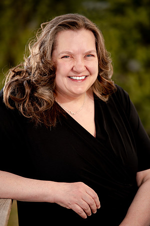 Christine Palmer: A Headshot Session with Personality & Creativity
