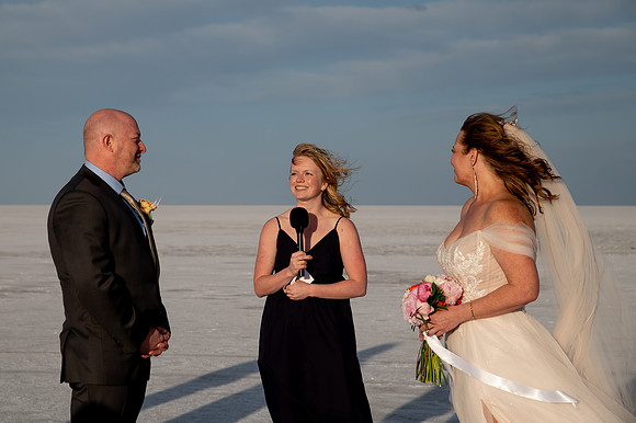 Heather Ohman & Chad Winget’s Windswept Wedding Adventure at the Utah Salt Flats020804