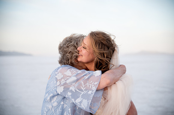 Heather Ohman & Chad Winget’s Windswept Wedding Adventure at the Utah Salt Flats021125