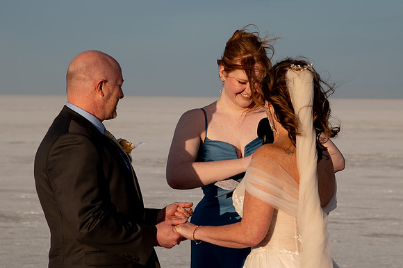 Heather Ohman & Chad Winget’s Windswept Wedding Adventure at the Utah Salt Flats020940