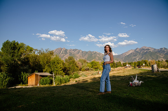 Family Portraits at Wheeler Farm: Alicia Peterson's Blended Family in the Glow of Sunset