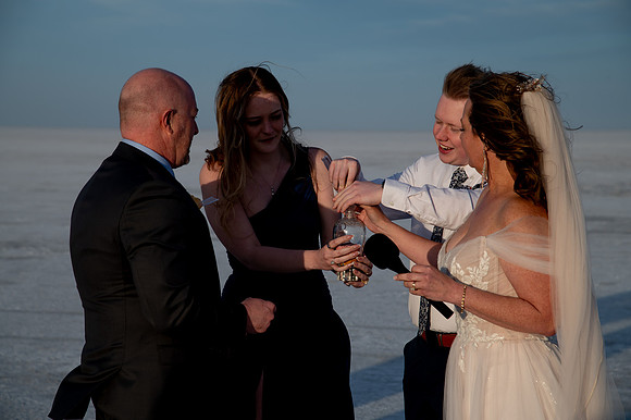 Heather Ohman & Chad Winget’s Windswept Wedding Adventure at the Utah Salt Flats021018