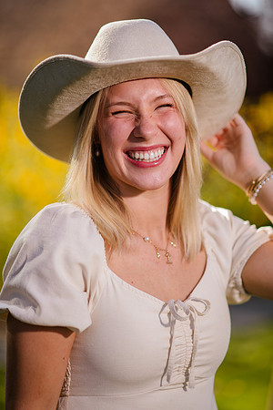 Family Portraits at Wheeler Farm: Alicia Peterson's Blended Family in the Glow of Sunset