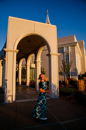 Missionary Photoshoot: Isabelle Petersen at Bountiful Temple