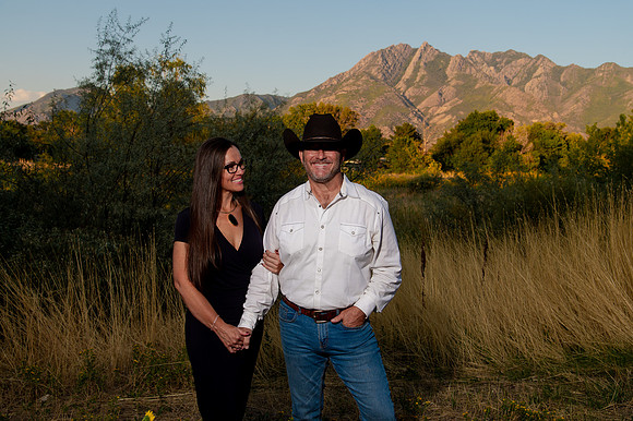 Family Portraits at Wheeler Farm: Alicia Peterson's Blended Family in the Glow of Sunset