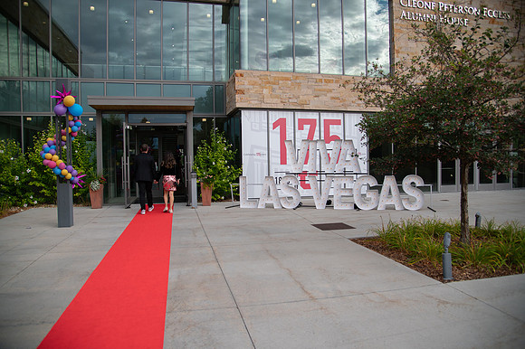 Sneaker Soirée at the Cleone Peterson Eccles Alumni House – Glam & Gaming for Girls on the Run Utah1704