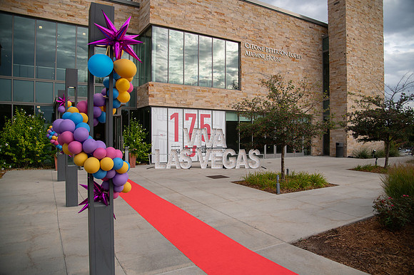 Sneaker Soirée at the Cleone Peterson Eccles Alumni House – Glam & Gaming for Girls on the Run Utah1712