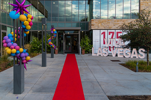 Sneaker Soirée at the Cleone Peterson Eccles Alumni House – Glam & Gaming for Girls on the Run Utah1913