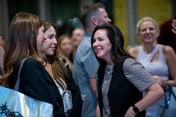 Sneaker Soirée at the Cleone Peterson Eccles Alumni House – Glam & Gaming for Girls on the Run Utah9603