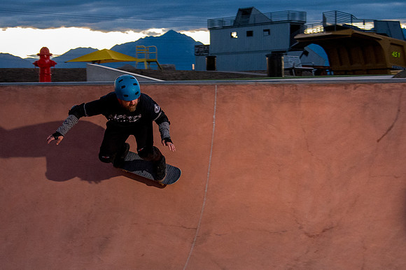 Skateboarding at Sunrise – West Jordan Wheels Park Session with Off-Camera Strobe2251