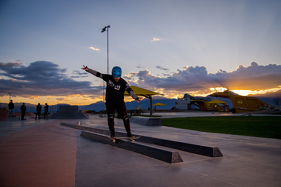 Skateboarding at Sunrise – West Jordan Wheels Park Session with Off-Camera Strobe2525