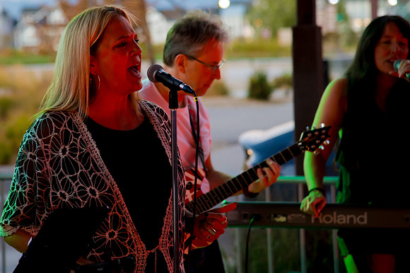 Rosie and the Thorns Live at The Break in Daybreak2967