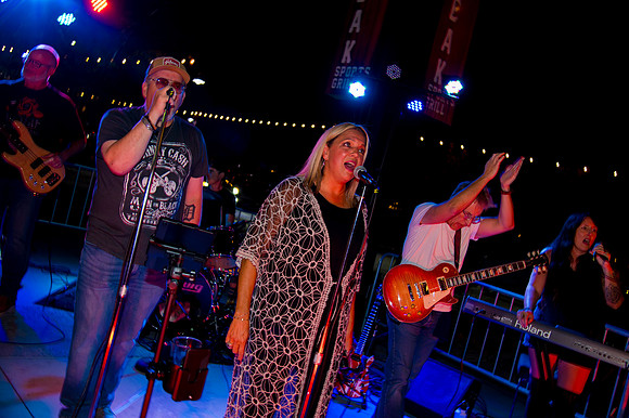 Rosie and the Thorns Live at The Break in Daybreak3200
