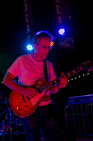 Rosie and the Thorns Live at The Break in Daybreak3498