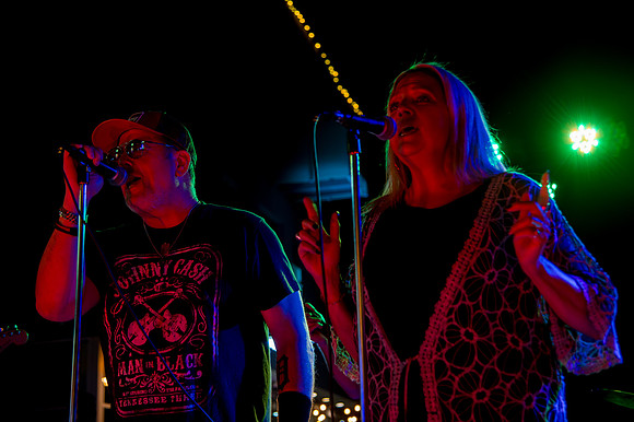 Rosie and the Thorns Live at The Break in Daybreak3633