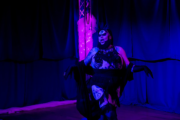 Kiki Cabaret54976