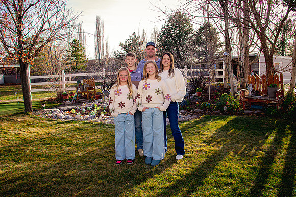 South Jordan Family Gathering 3 Generations8824