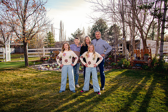 South Jordan Family Gathering 3 Generations8943