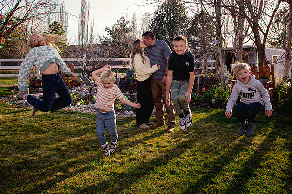 South Jordan Family Gathering 3 Generations8991