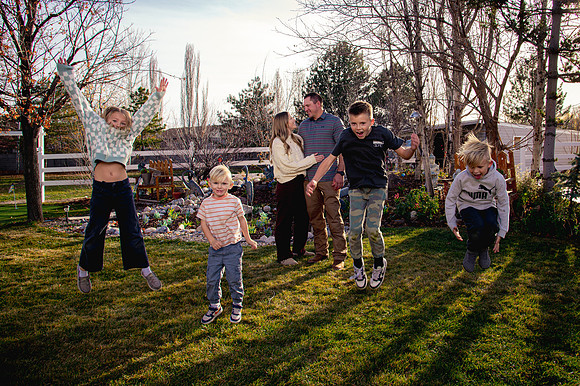 South Jordan Family Gathering 3 Generations8983