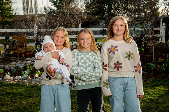 South Jordan Family Gathering 3 Generations9107