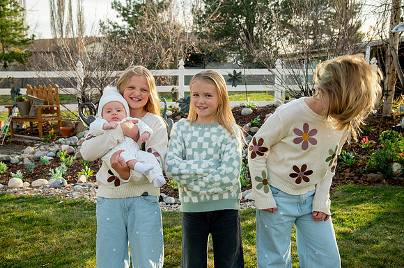 South Jordan Family Gathering 3 Generations9110