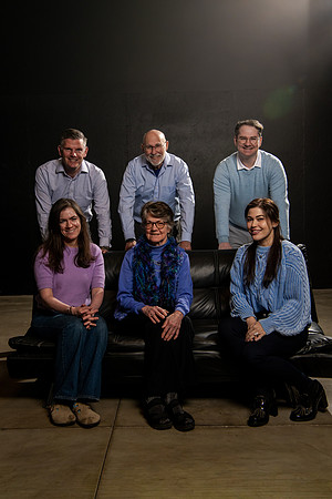 The Shay Cuthbert Family Studio Portraits – A Legacy of Light1538