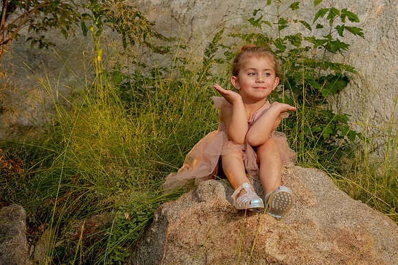 Golden Hour Family Portraits at the International Peace Gardens – The Boss Family1165