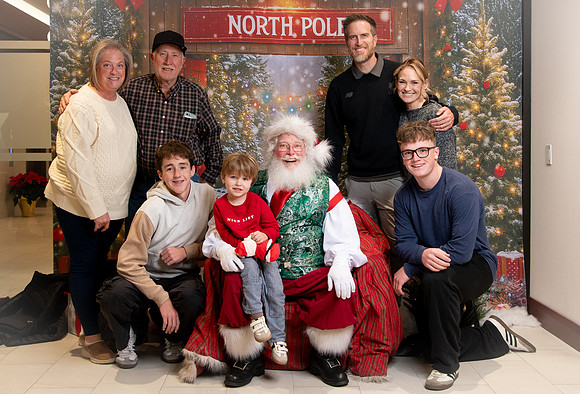 Kids and Santa – Holiday Portraits at Snell & Wilmer73