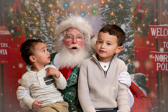 Kids and Santa – Holiday Portraits at Snell & Wilmer160