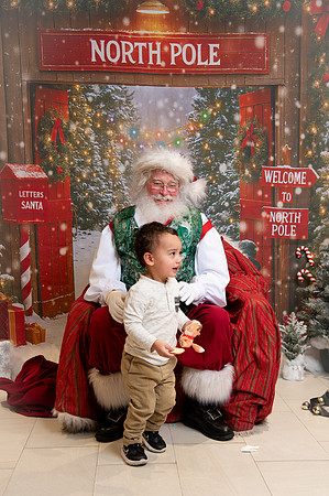Kids and Santa – Holiday Portraits at Snell & Wilmer185