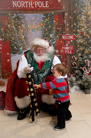 Kids and Santa – Holiday Portraits at Snell & Wilmer195