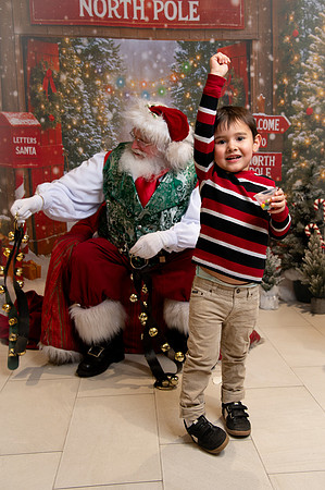 Kids and Santa – Holiday Portraits at Snell & Wilmer199