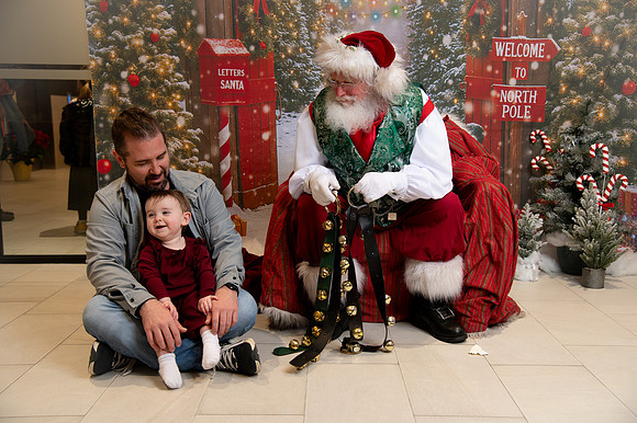 Kids and Santa – Holiday Portraits at Snell & Wilmer216
