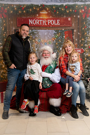 Kids and Santa – Holiday Portraits at Snell & Wilmer243