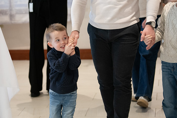 Kids and Santa – Holiday Portraits at Snell & Wilmer2273