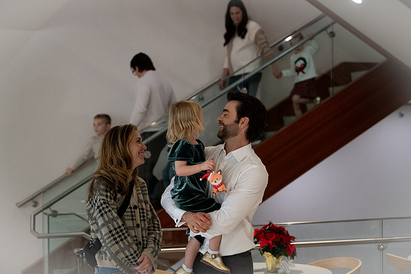 Kids and Santa – Holiday Portraits at Snell & Wilmer2259