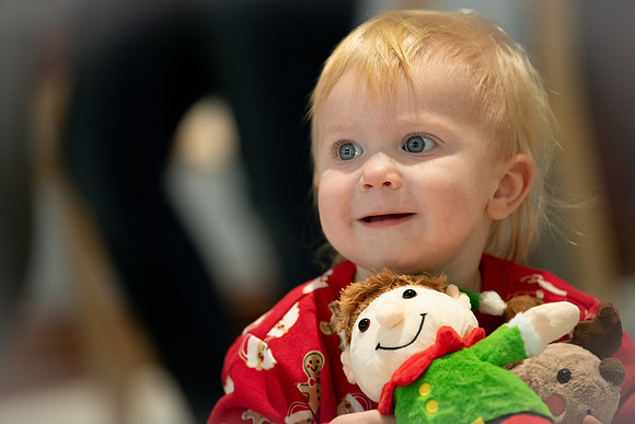 Kids and Santa – Holiday Portraits at Snell & Wilmer2340