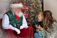 Kids and Santa – Holiday Portraits at Snell & Wilmer9490
