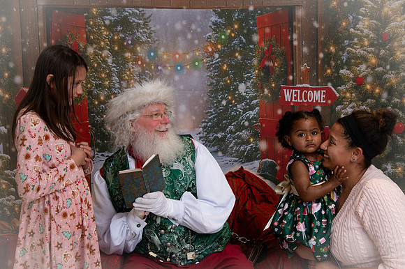 Kids and Santa – Holiday Portraits at Snell & Wilmer9508