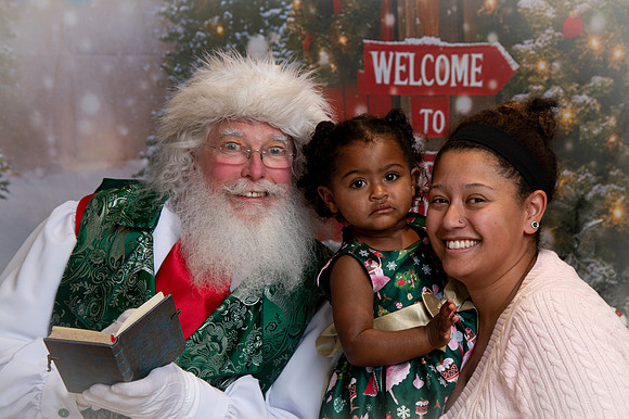 Kids and Santa – Holiday Portraits at Snell & Wilmer9509