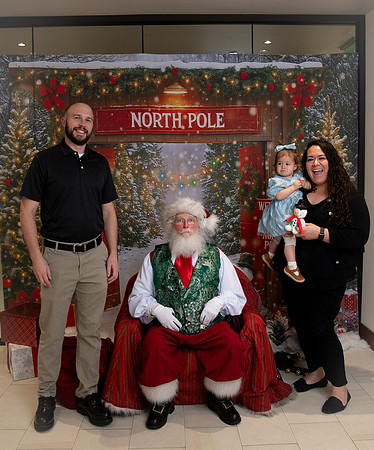 Kids and Santa – Holiday Portraits at Snell & Wilmer9577