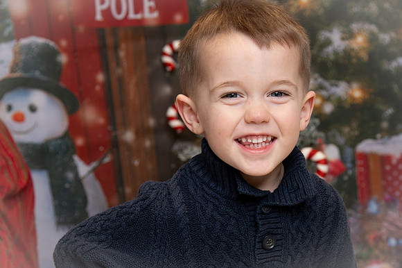 Kids and Santa – Holiday Portraits at Snell & Wilmer9658