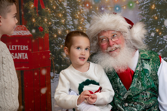Kids and Santa – Holiday Portraits at Snell & Wilmer9646