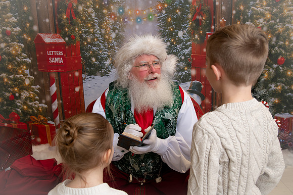 Kids and Santa – Holiday Portraits at Snell & Wilmer9655