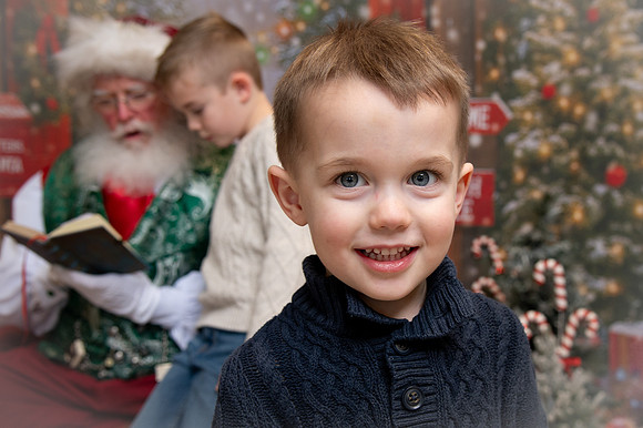 Kids and Santa – Holiday Portraits at Snell & Wilmer9675
