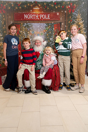 Kids and Santa – Holiday Portraits at Snell & Wilmer9821