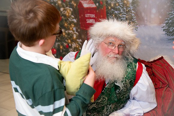 Kids and Santa – Holiday Portraits at Snell & Wilmer9833